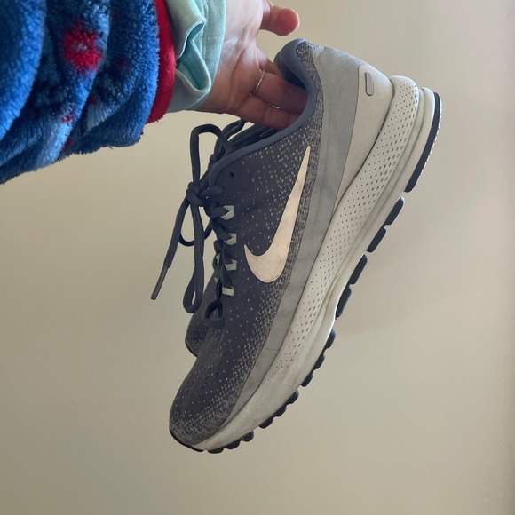 Nike Zoom Vomero 13 Womens Running Shoes size 9 Gray Blue Athletic That Girl - Picture 4 of 14